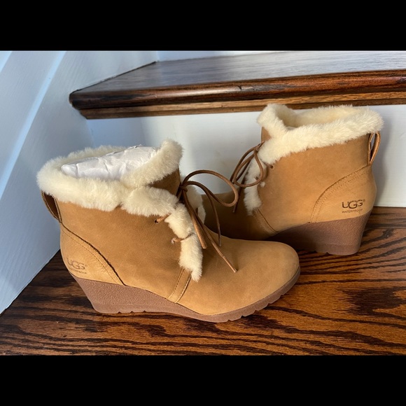 COPY - UGG Women's W Jeovana Fashion Boot; Size 8 M; Color - Chestnut - Picture 8 of 8